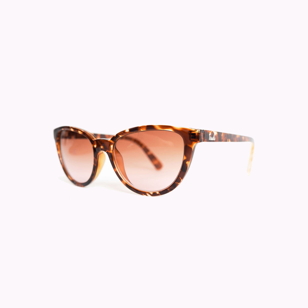 These womens sunglasses are made in Italy and have a beautiful tortoise shell frame